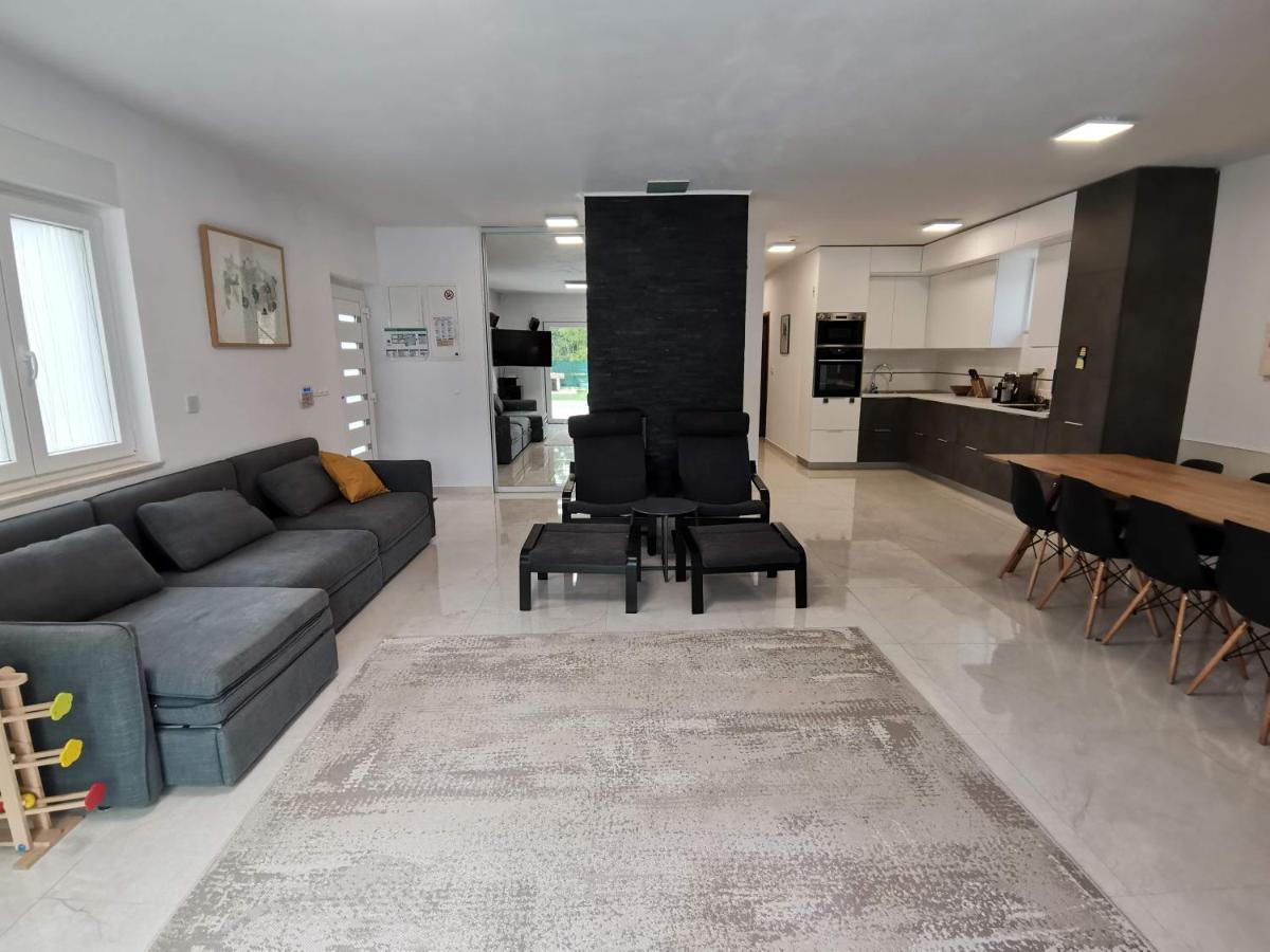אומאג Villa Oliva מראה חיצוני תמונה